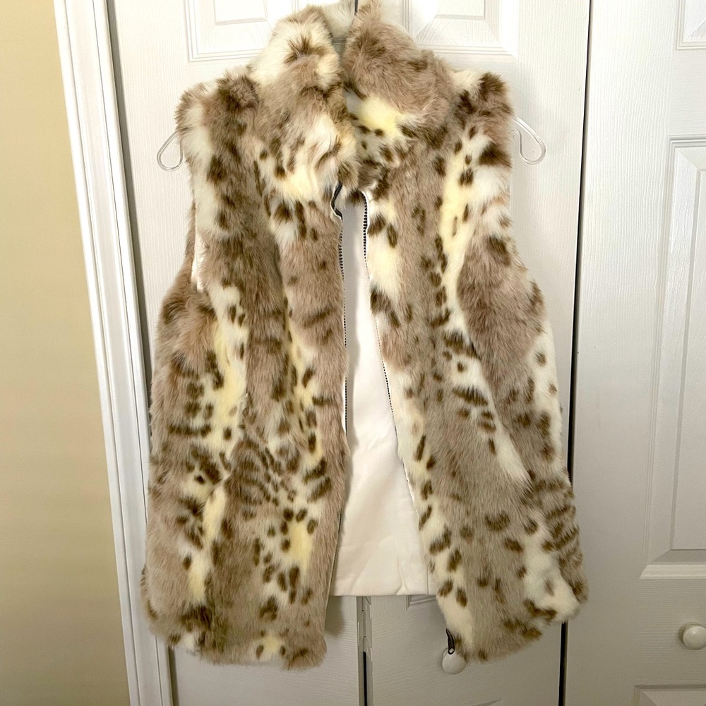 Faux fur snow leopard print vest-reversible white faux leather